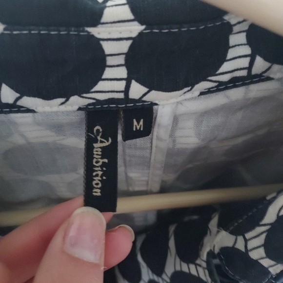 Ambition Size M Black and White Polka-dot Trench - Picture 4 of 6